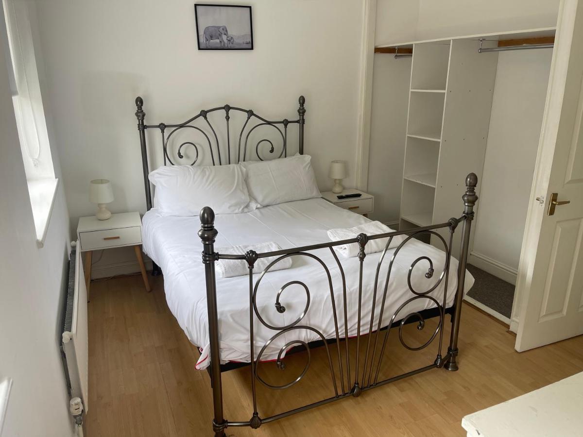 House Number 12 Sleeps Up To 4 With Smart Tvs In Every Room ويلينغتون المظهر الخارجي الصورة